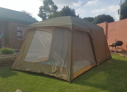 Campmaster Family Cabin 500 Tent Practically Brand New