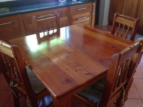 Oregon Pine Dining Table For Four People Junk Mail Oregon Pine Dining Table For Four People