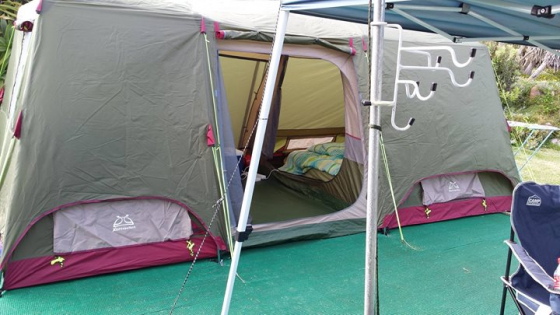 Camp Master Family Cabin 900 In Good Condtion Junk Mail