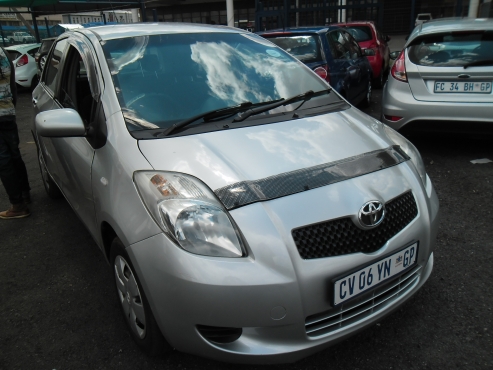 A Toyota Yaris 2006 Model 77000km 4 Door Factory A C C D