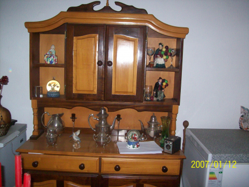 Yellow And Brown Solid Wood Dining Room With 6 Chairs Riempies For Sale Yellow And Brown Solid Wood Dining Room With 6 Chairs Riempies For Sale