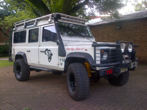 Land Rover Defender 110 V8 Junk Mail