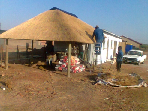 Lapa Thatching Grasdakke Grass Roofs Affordable Prices Junk Mail